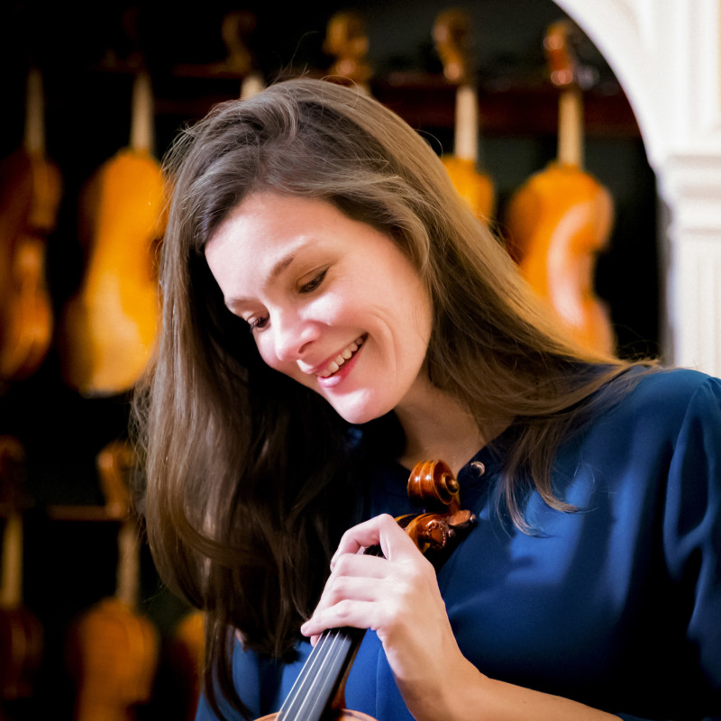 Janine Jansen. Photo by Hugo Burnand