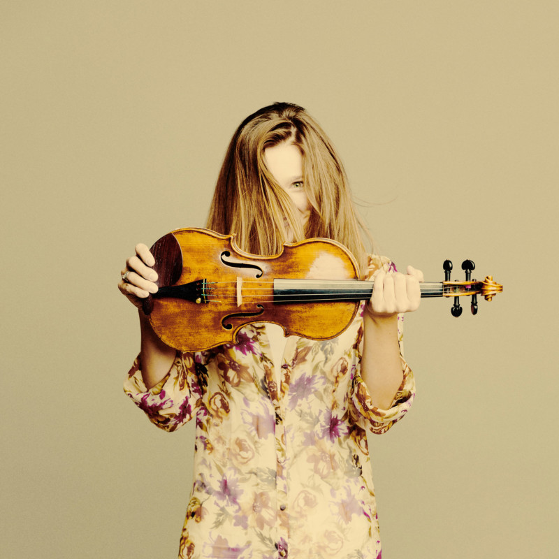 Janine Jansen. Photo: Decca / Marco Borggreve